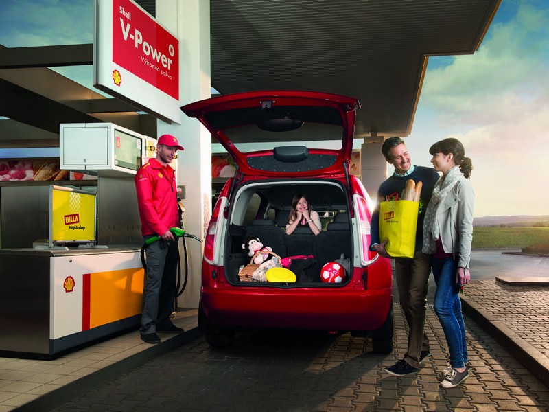 42 čerpacích stanic s konceptem Billa stop & shop